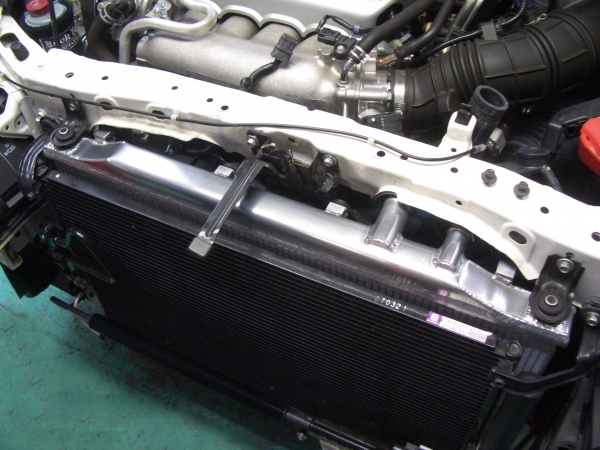ZX6R ZX-6R ZX-6RR えづい ZX636 ZX600 2005 2006 オートバイアルミエンジンラジエーター交換