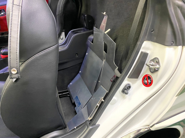 ボンネットシュラウド